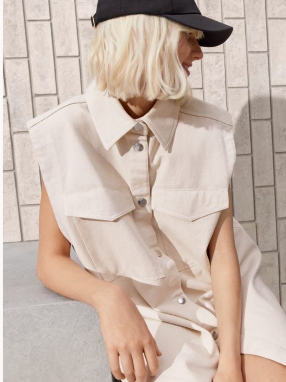 H&M Women’s Off-White Oversize Shacklet Vest